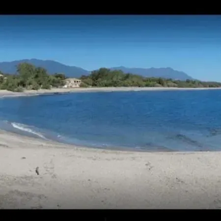 Convivial A Avec Piscine *