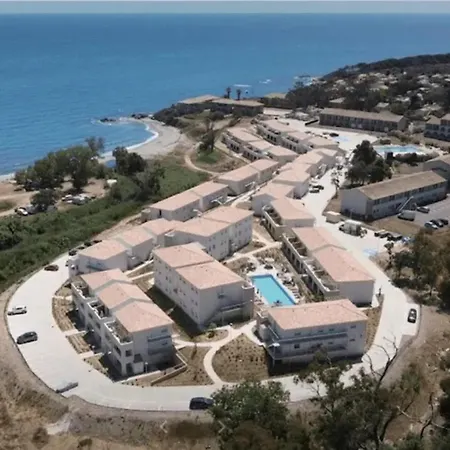 Convivial A Avec Piscine *