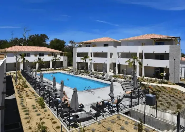 Convivial A Avec Piscine Apartmán