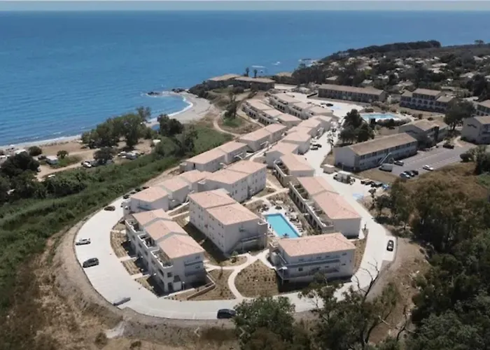 Convivial A Avec Piscine *